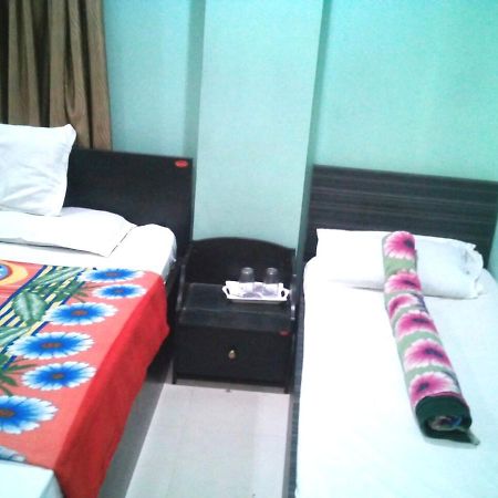 Rainbow Guest House 푸리 외부 사진