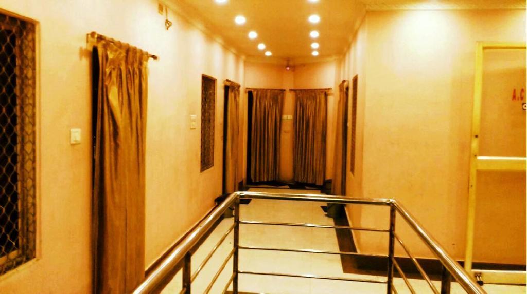 Rainbow Guest House 푸리 외부 사진